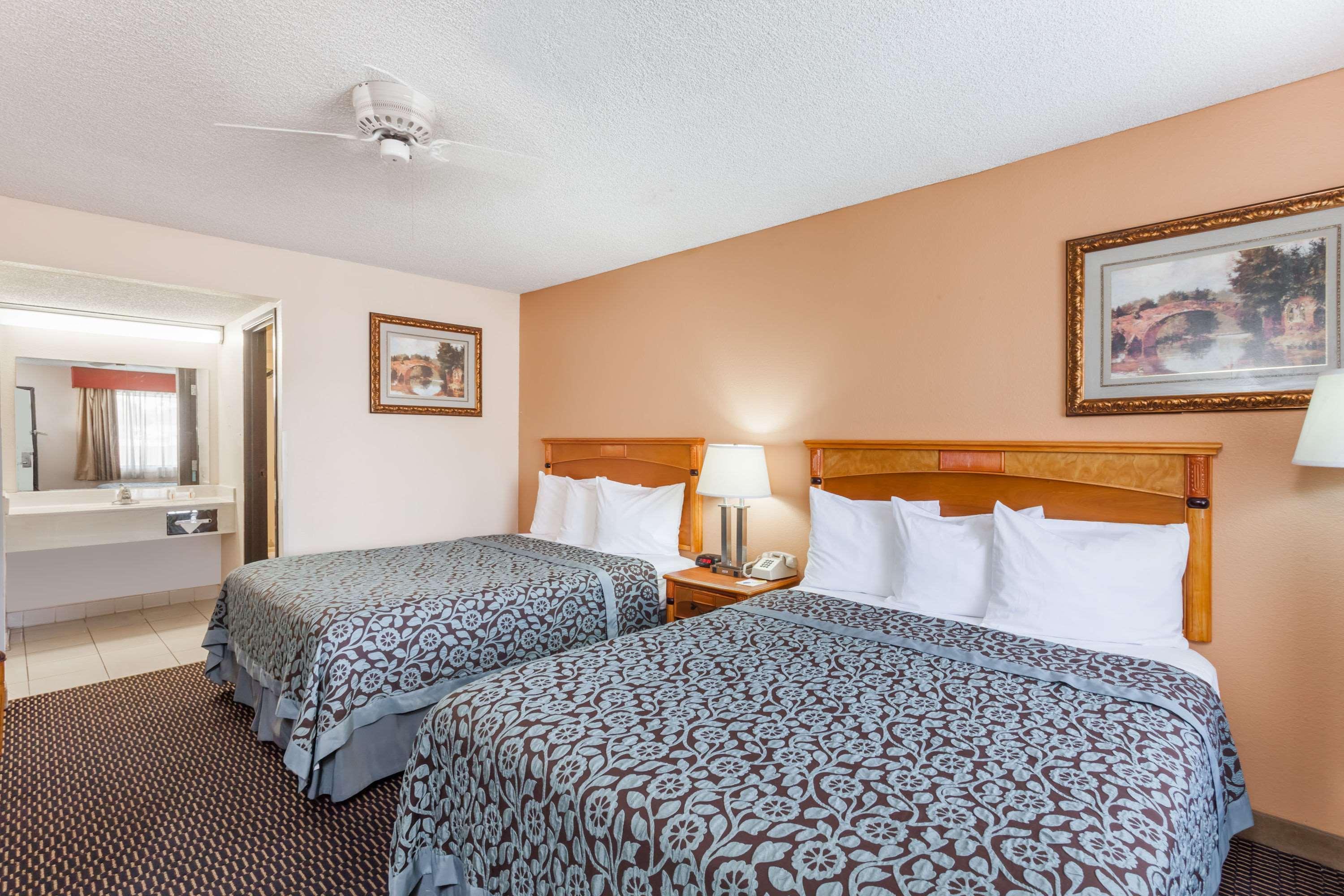 Days Inn By Wyndham Yuma Bagian luar foto